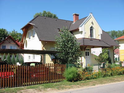 Lívia Apartmanház Balatonlelle - Balatonlelle