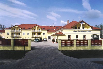 Aqua-Lux  *** Wellness Hotel - Cserkeszõlõ